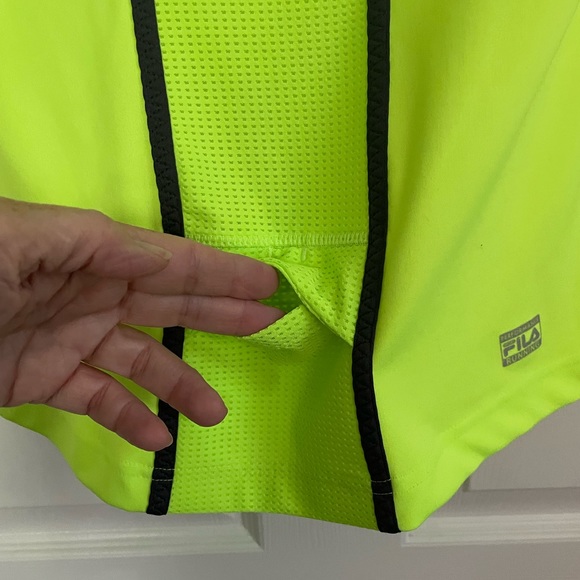 Sz S Fila Running top - Picture 4 of 4